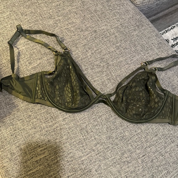 Victoria's Secret LOT 36D/36DD/ Large - Picture 14 of 16